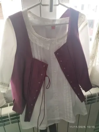 Trajes de Fallera granate y beig y Regalo camcam