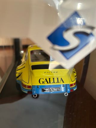 Solido Porsche 911 RSR Scala 1/18