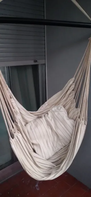 Mesa, sofa y dos asientos jardín resina y columpio