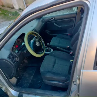 Volkswagen Golf 2003