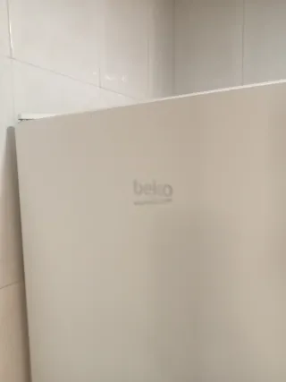 Nevera muy nueva combi Beko