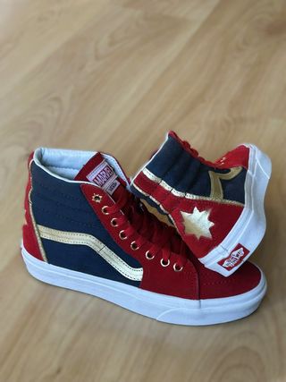 Zapatillas Vans x Marvel 37 SK8-Hi Captain Marvel
