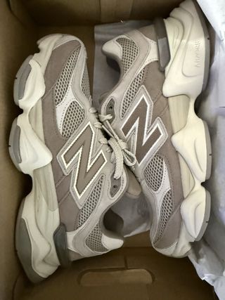 New Balance 9060 Mushroom Timberwolf Talla 41.5