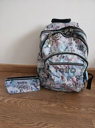 Mochila Totto escolar con estuche