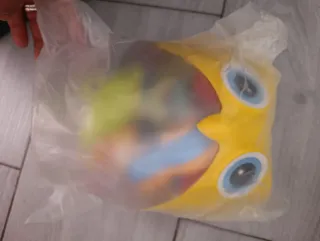 Juguete de amarillo sonidos de bebe