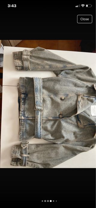 Chaqueta vaquera Stradivarius tipo gabardina