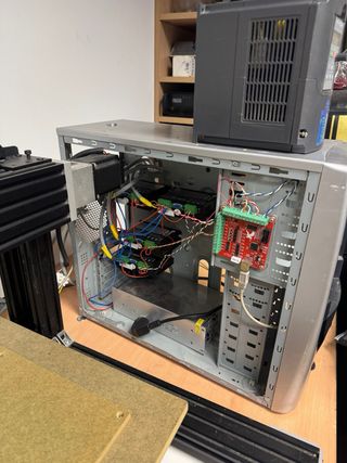 Fresadora CNC Openbuilds C-BEAM MACH3