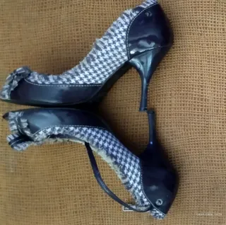 Zapatos de salón tacón alto