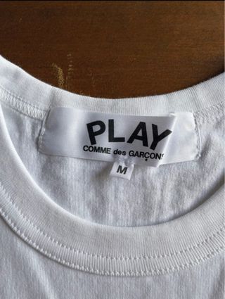 Camiseta Comme des Garçons Play Blanca Manga Larga