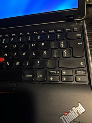 Lenovo EDGE i3 4GB RAM 250ssd