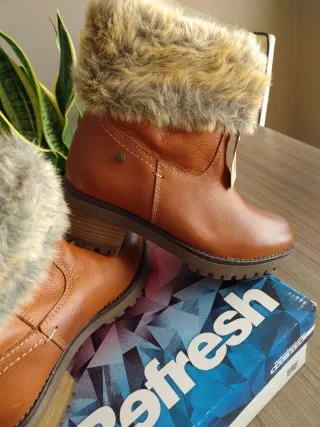 Botines de piel Refresh forrados de borrego