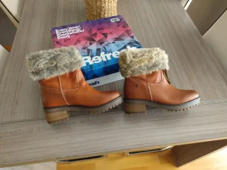 Botines de piel Refresh forrados de borrego