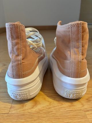 Converse Marrones y Blancas