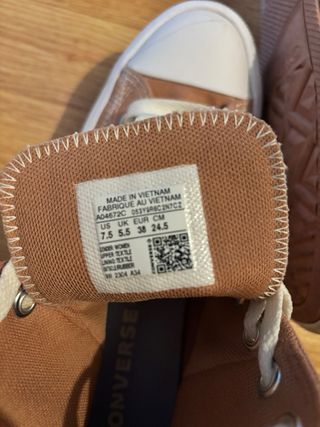 Converse Marrones y Blancas