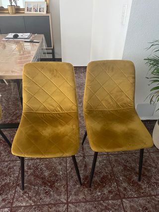 2 sillas terciopelo + 2 gratis