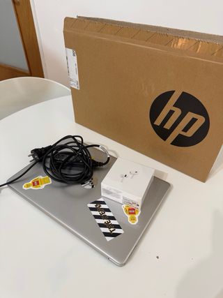 Ordenador HP + AirPods de regalo