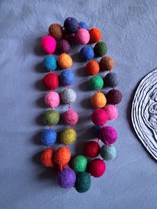 Collar Bolas Lana Multicolor