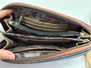 Bolso Cartera Anekke con correa, sin estrenar.