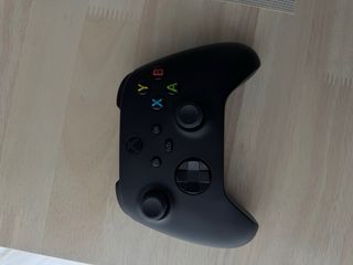 Xbox Series X 2023 con mando