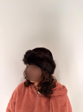 Gorro invierno de pelo negro tipo mongol