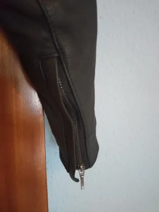 Chaqueta de cuero para moto mujer. Iguana Custom.