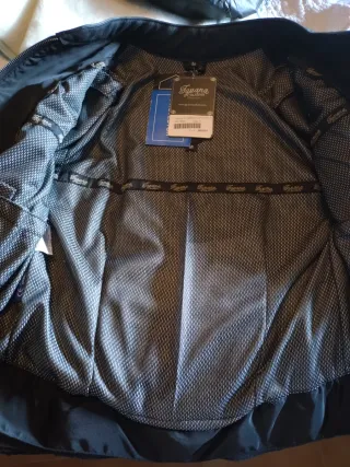 Chaqueta de cuero para moto mujer. Iguana Custom.