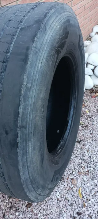 Rueda,Neumático camión 385/65/22,5