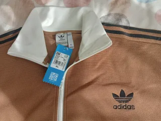 Chaqueta Adidas Original color marrón
