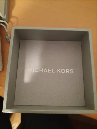 Caja y bolsa Michael Kors