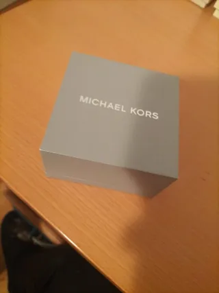 Caja y bolsa Michael Kors