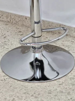 Silla/Taburete acolchado blanco