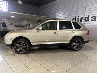 Porsche Cayenne 2004