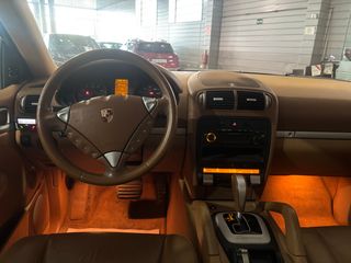 Porsche Cayenne 2004