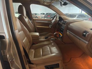 Porsche Cayenne 2004