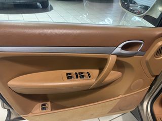 Porsche Cayenne 2004