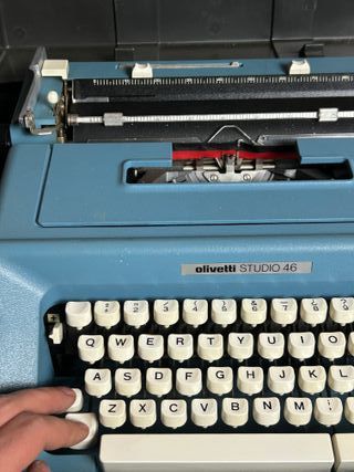 Máquina de escribir Olivetti Studio 46
