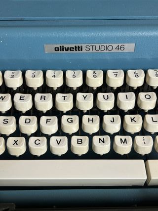 Máquina de escribir Olivetti Studio 46