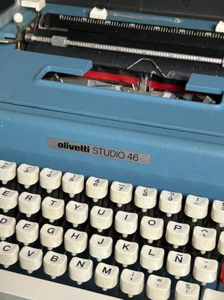 Máquina de escribir Olivetti Studio 46