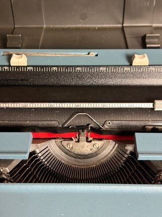 Máquina de escribir Olivetti Studio 46