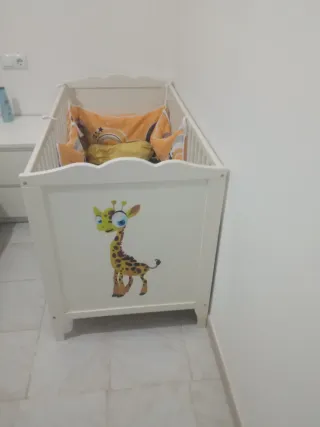 Cuna blanca estilo IKEA