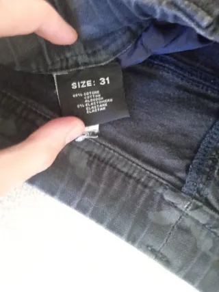 Pantalones pitillo camuflaje