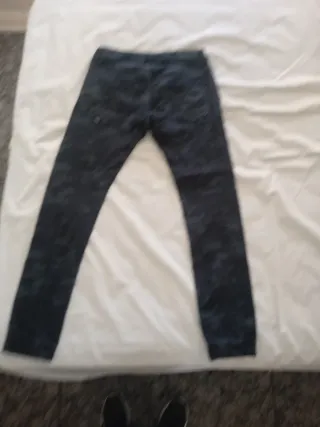 Pantalones pitillo camuflaje