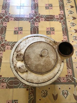 Estufa de hierro gris