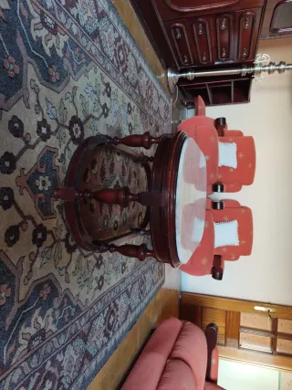 Mesa de centro de mármol y madera