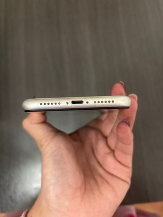 iPhone 11 Plata - Buen Estado