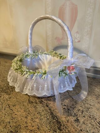 Cesta de Comunión Blanca y Rosa