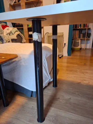 Escritorio IKEA blanco con cajonera