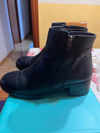 Botines Fluchos Mujer T. 39 Negros