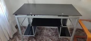 Mesa escritorio cristal y metal