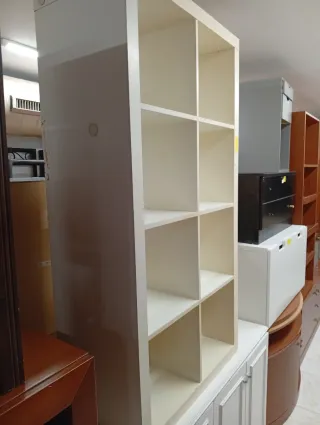 Estantería blanca modular